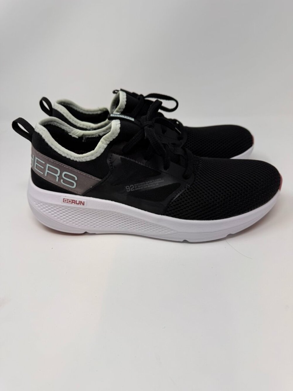 SKECHERS GO RUN ELEVATE WOMENS TENNIS SHOES SIZE 8.5